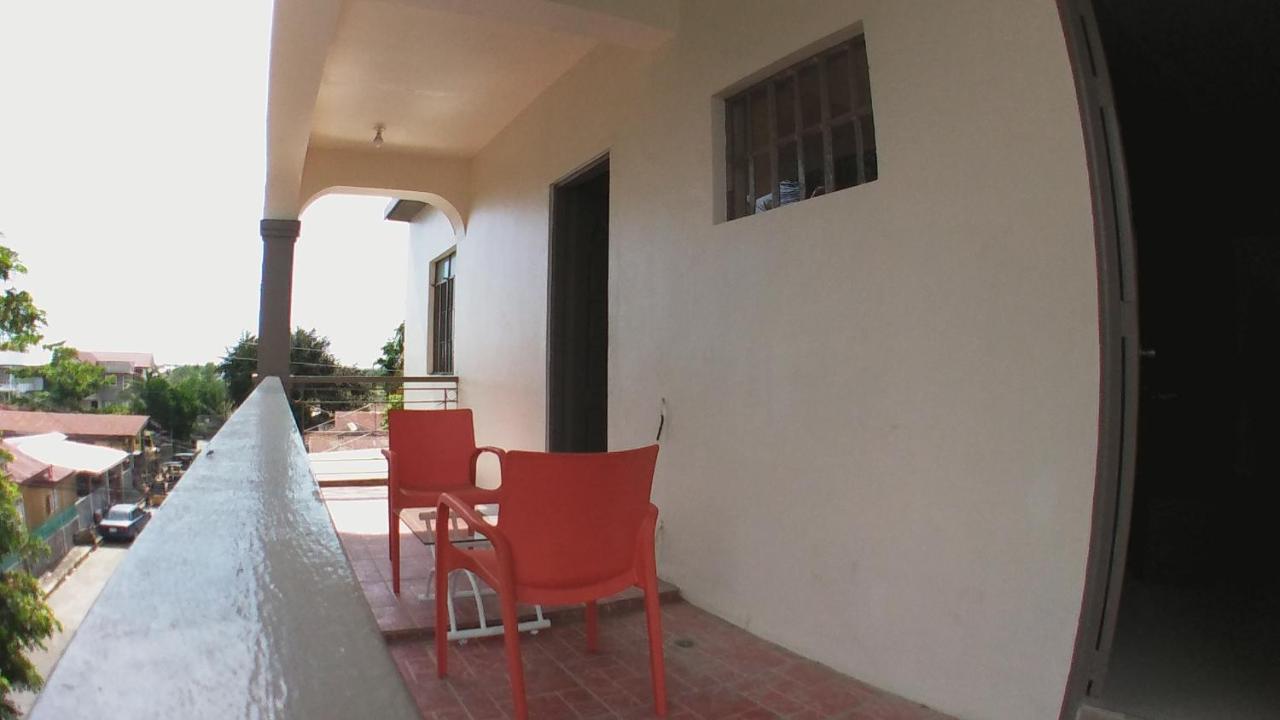 Beinte Singko De Marso Apartments Candon Eksteriør bilde